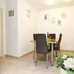 Appartement By The Sea Kastel Kambelovac, - 8679