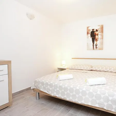 By The Sea Kastel Kambelovac, - 8679 Apartment