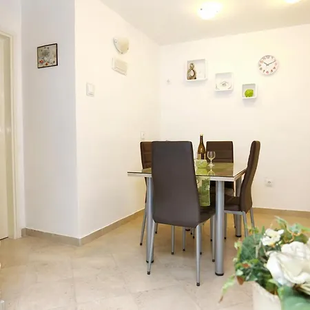 Apartment By The Sea Kastel Kambelovac, - 8679