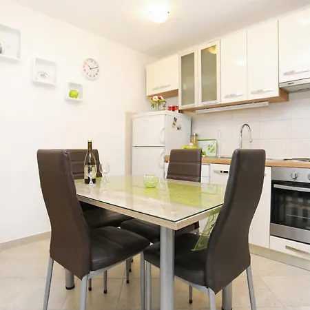 Apartment By The Sea Kastel Kambelovac, - 8679